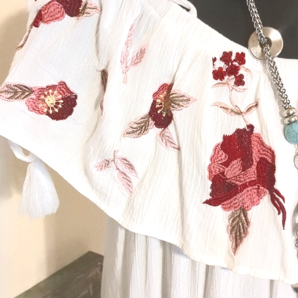 FRANCESCA'S FLORAL TOP - Picture 4 of 6